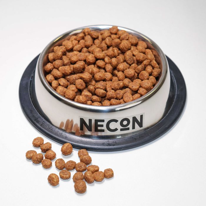 Necon Natural Wellness корм для стерилизованных кошек и котов, свинина и рис
